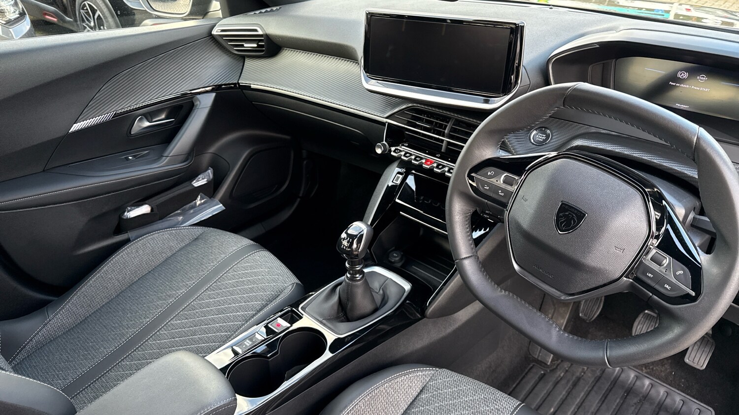 Used Peugeot 2008 2024 for sale - 77626931: Photo 11