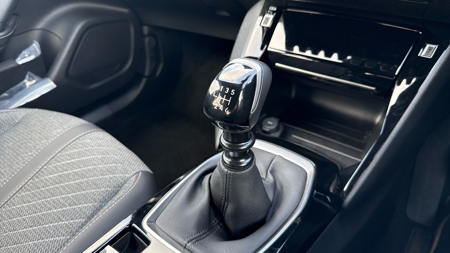 Used Peugeot 2008 2024 for sale - 77626931: Photo 20