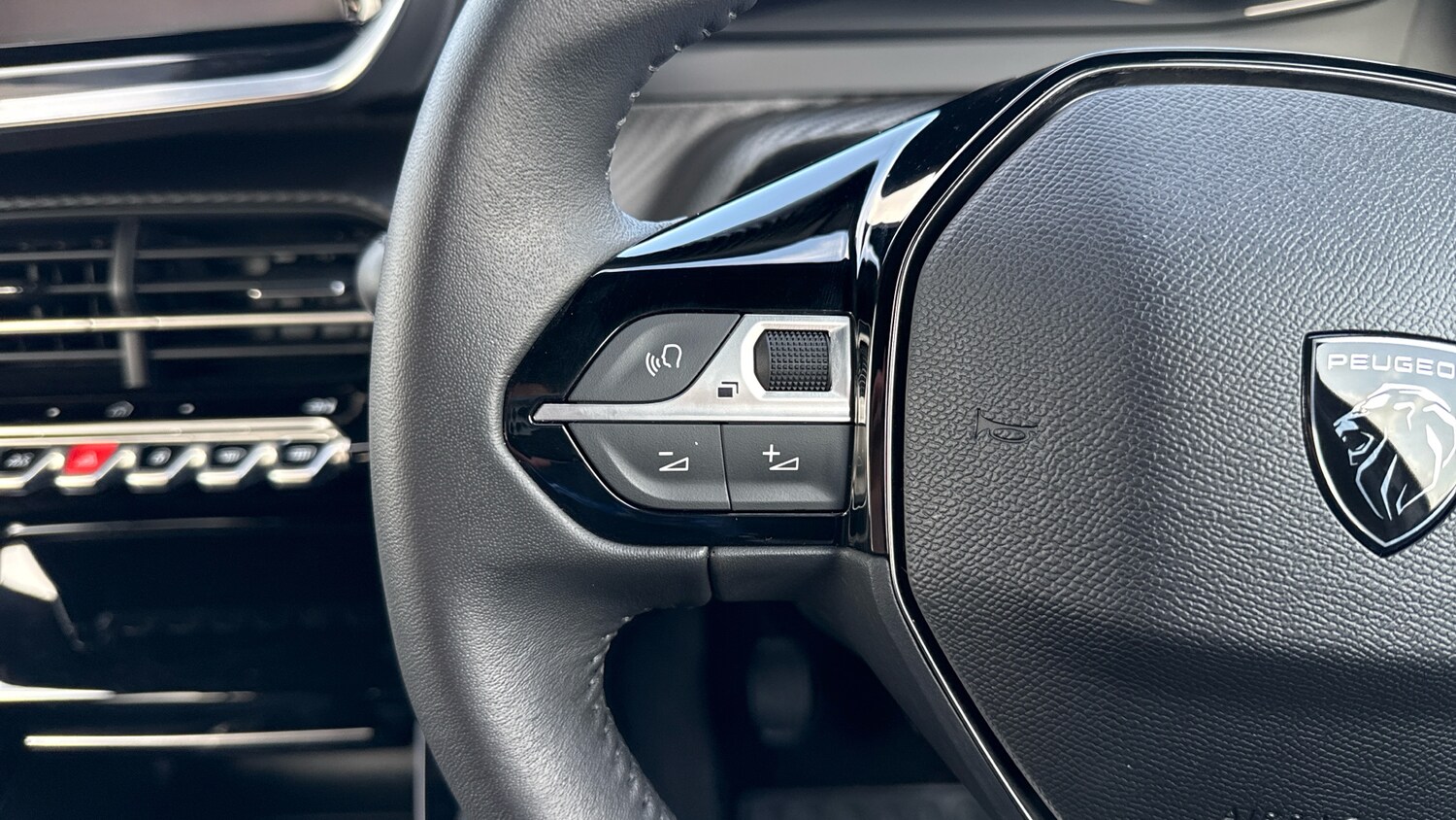 Used Peugeot 2008 2024 for sale - 77626931: Photo 23