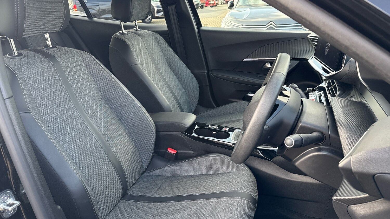 Used Peugeot 2008 2024 for sale - 77626931: Photo 41