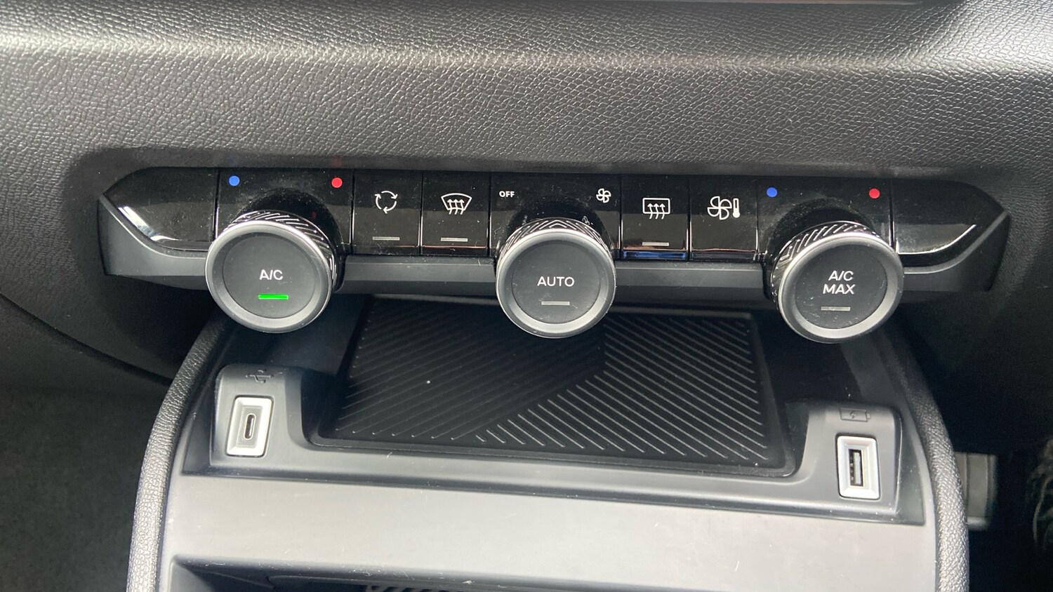 Used Citroen C4 2023 for sale - 76307989: Photo 31