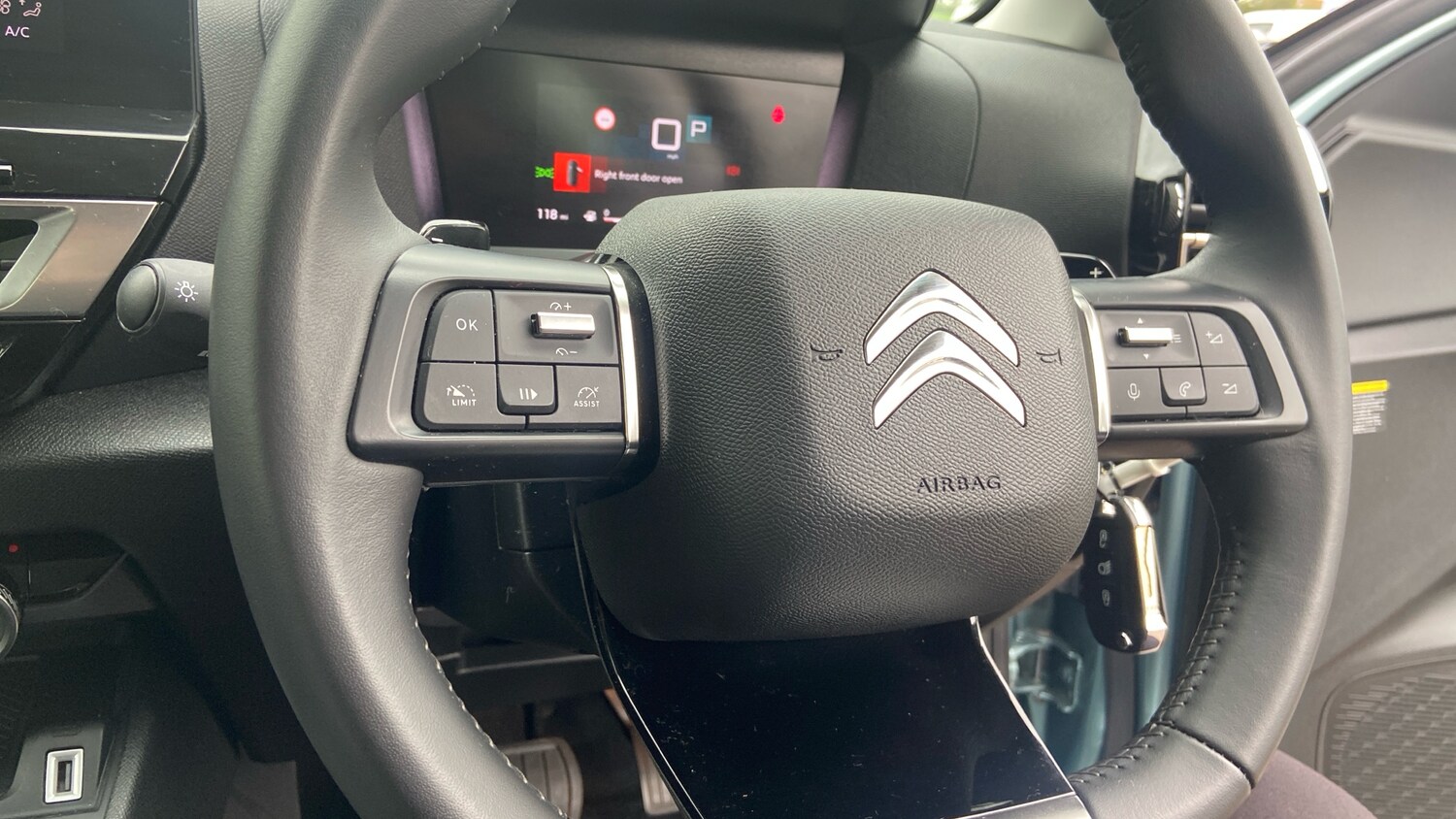 Used Citroen C4 2023 for sale - 76307989: Photo 4