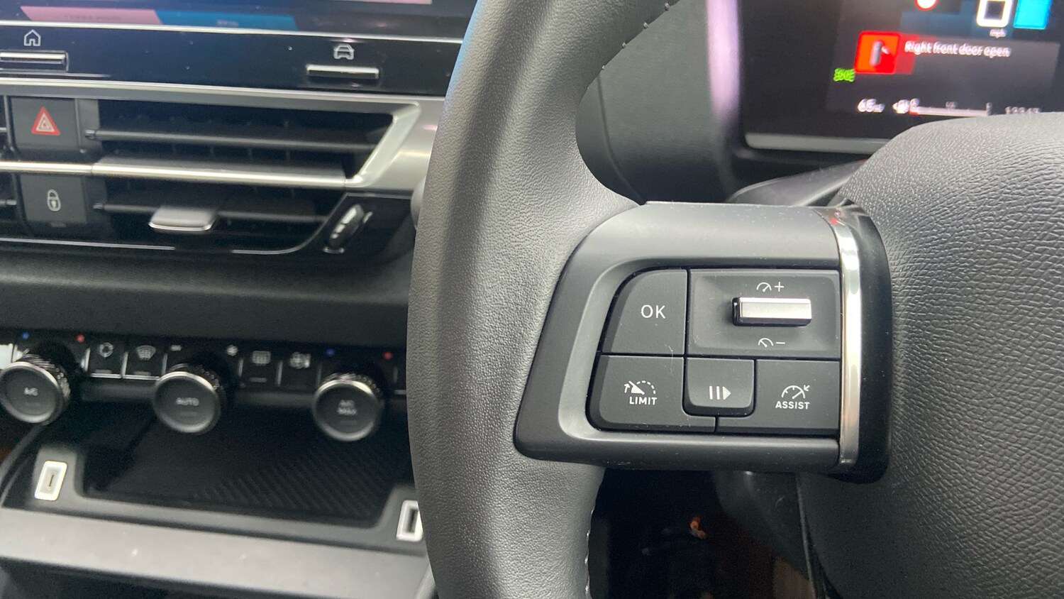 Used Citroen C4 2023 for sale - 76285229: Photo 23