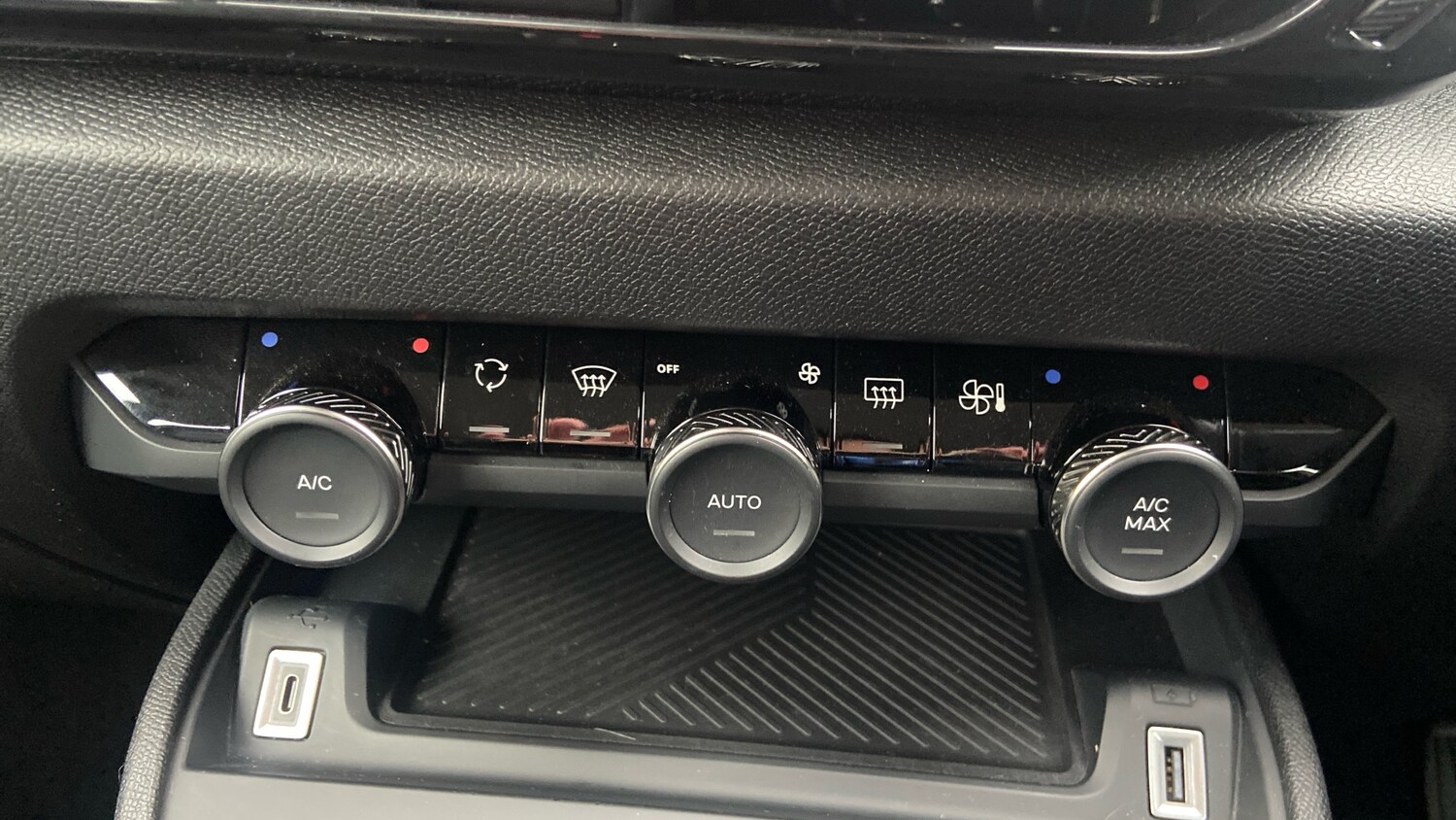 Used Citroen C4 2023 for sale - 76285229: Photo 33