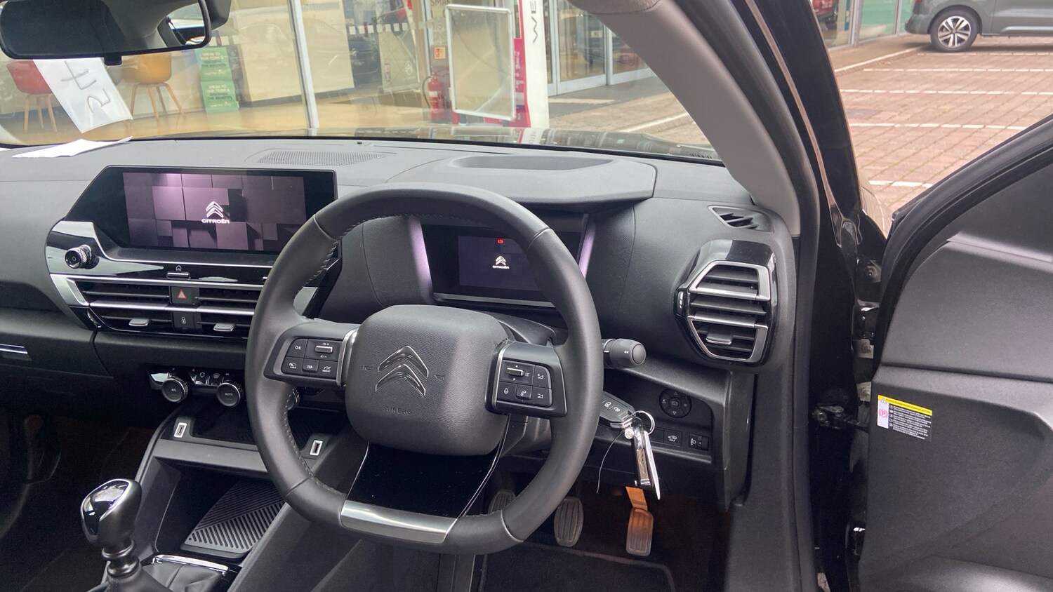 Used Citroen C4 2023 for sale - 76285229: Photo 4