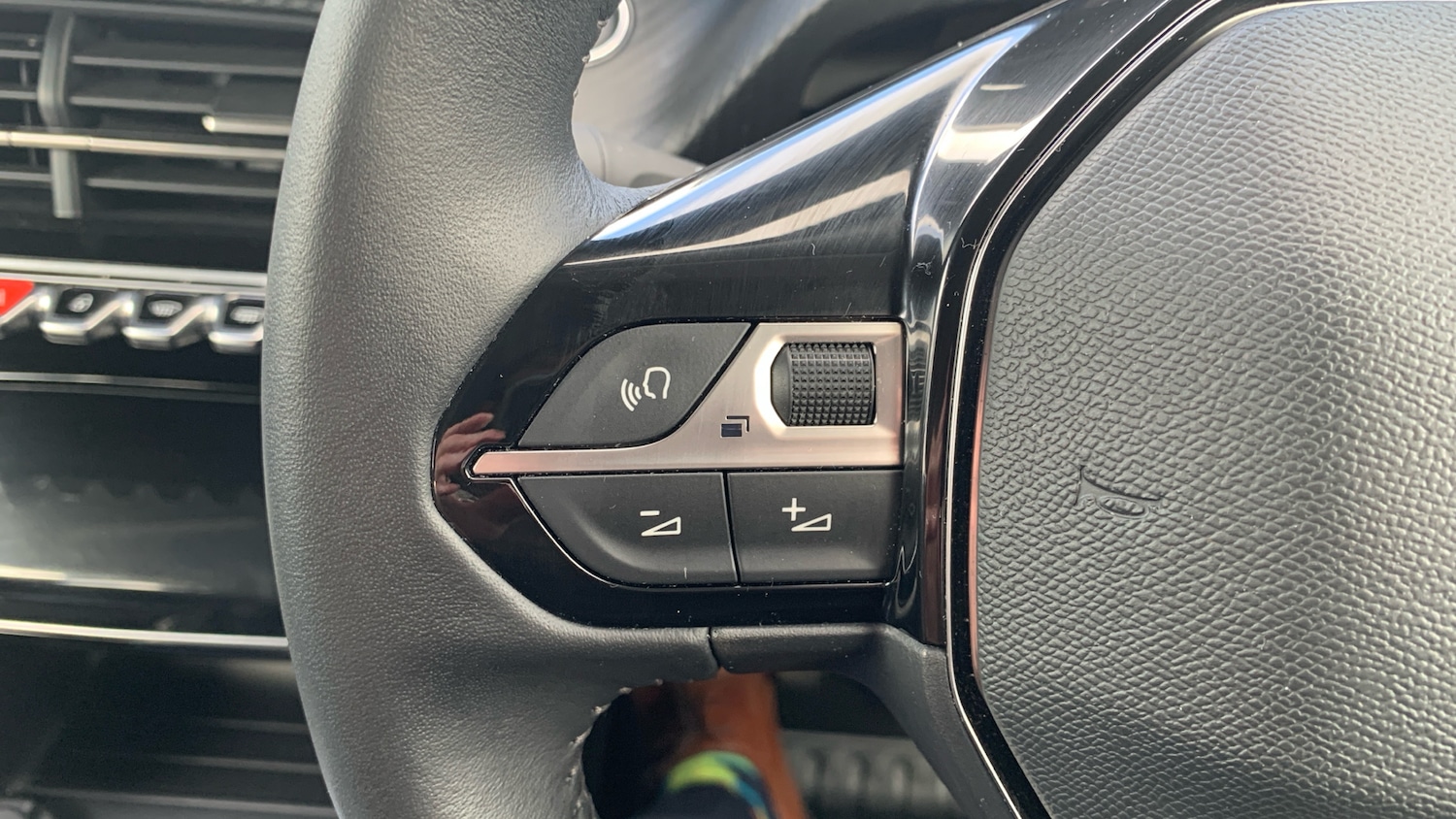 Used Peugeot 2008 2022 for sale - 76372204: Photo 23