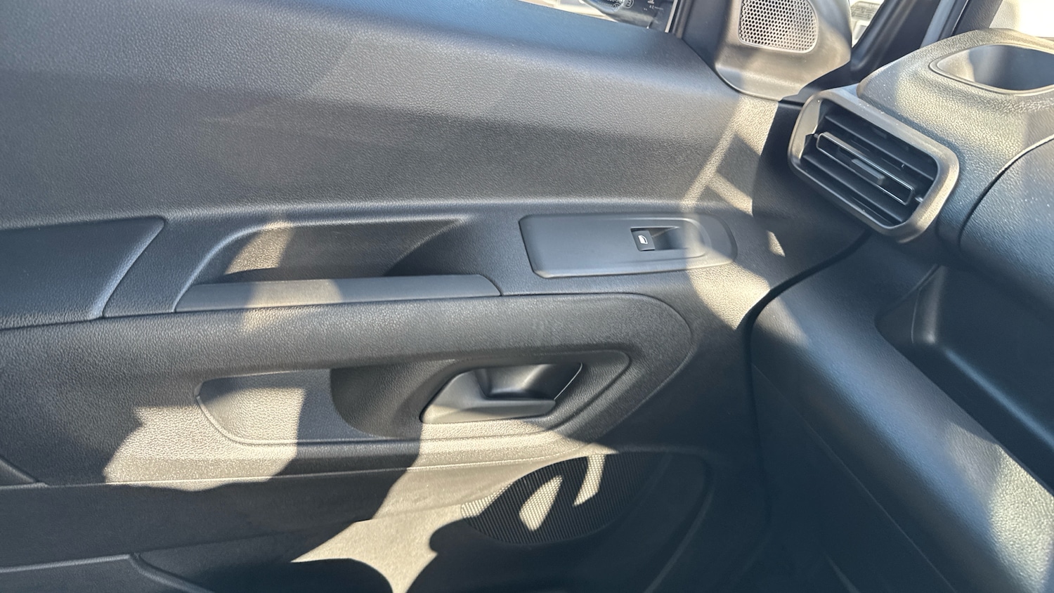 Used Citroen Berlingo 2024 for sale - 76474369: Photo 38