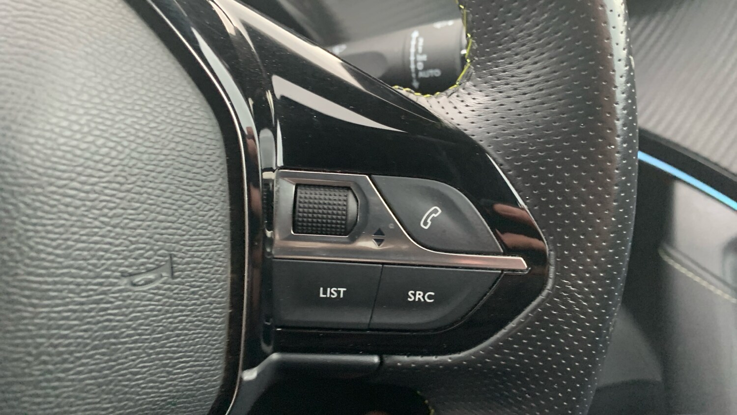 Used Peugeot 2008 2022 for sale - 76419733: Photo 24