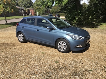 Used Hyundai i20 2016 for sale - 76514356: Photo