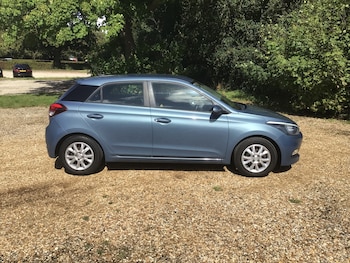 Used Hyundai i20 2016 for sale - 76514356: Photo