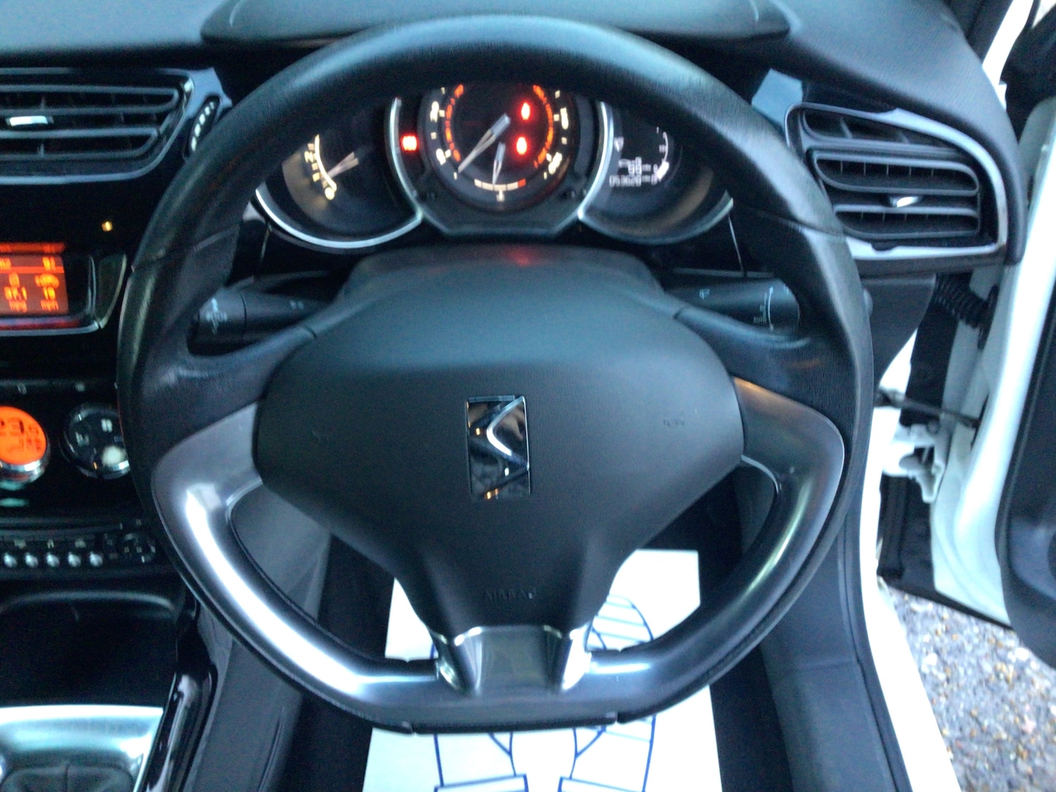 Used Citroen DS3 2013 for sale - 76798682: Photo 17