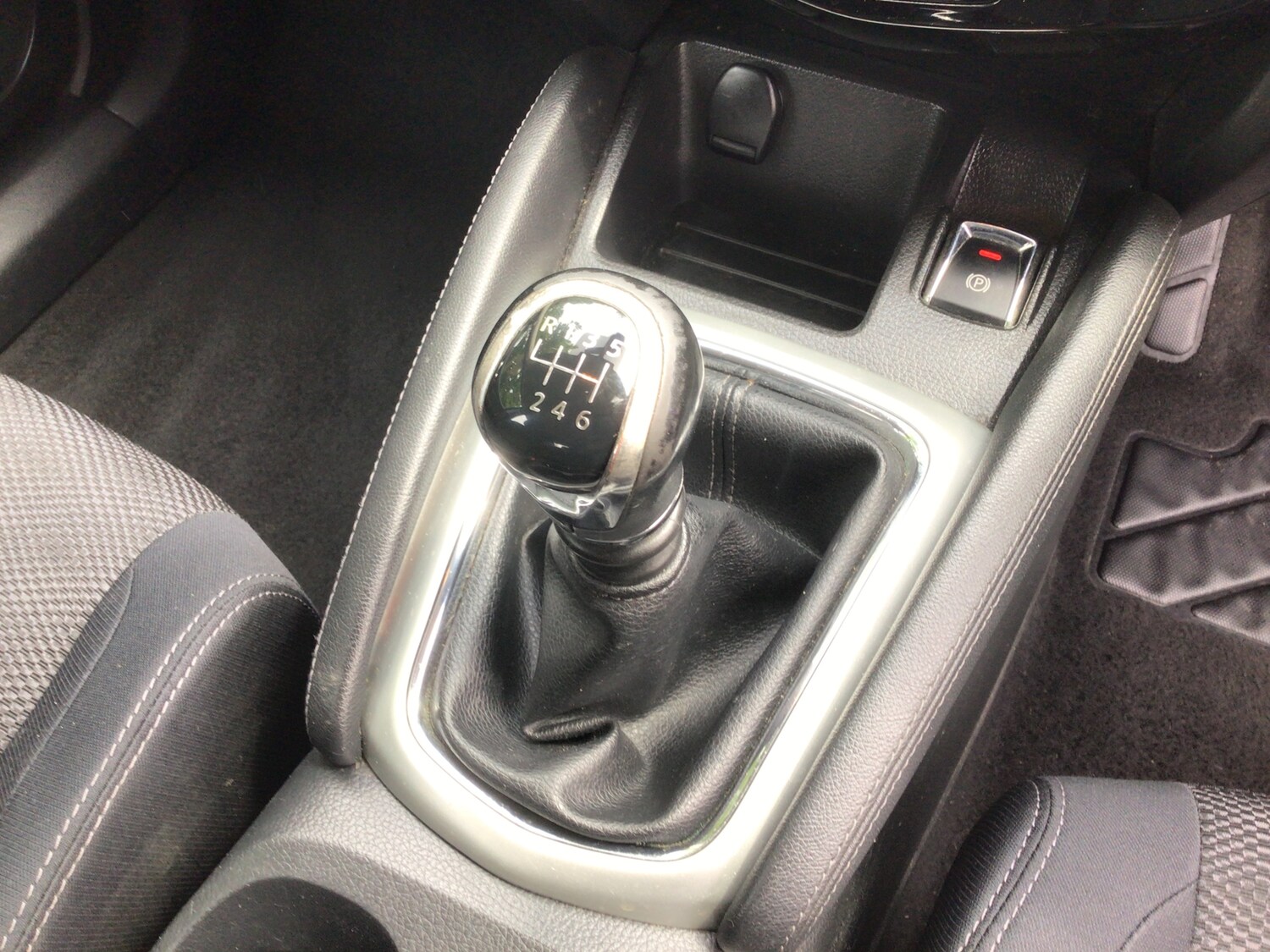 Used Nissan Qashqai 2015 for sale - 76514345: Photo 14