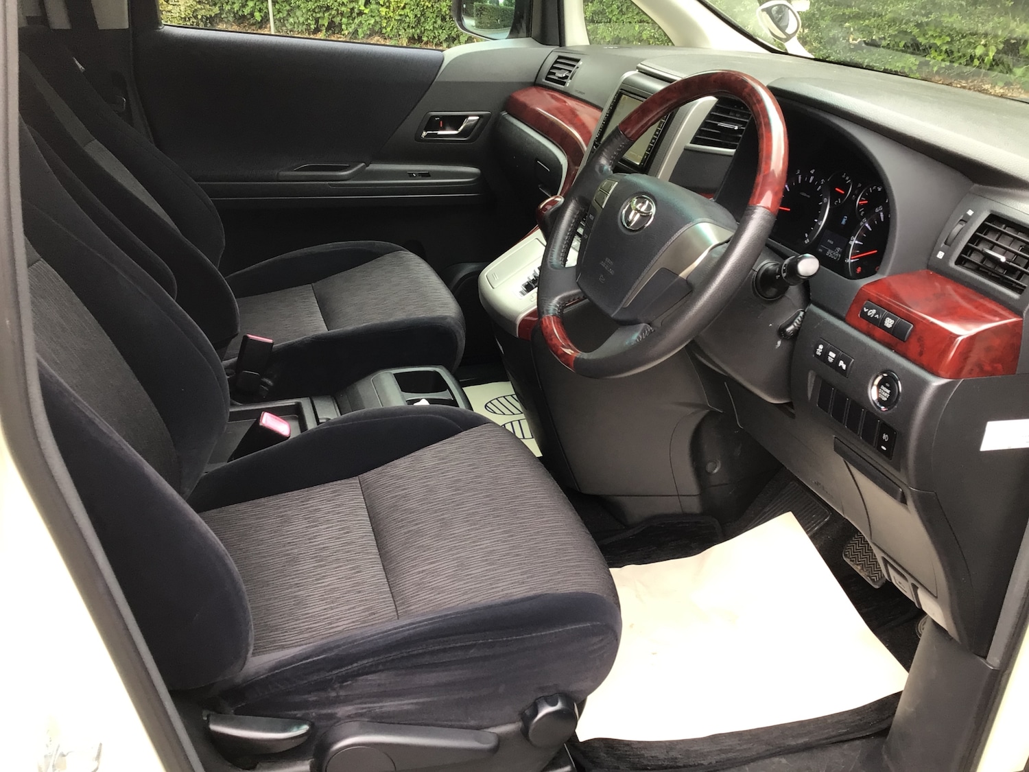 Used Toyota Alphard 2024 for sale - 76514344: Photo 11