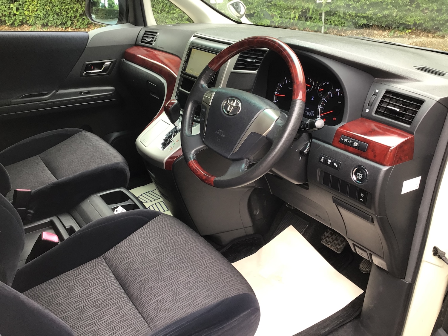 Used Toyota Alphard 2024 for sale - 76514344: Photo 12