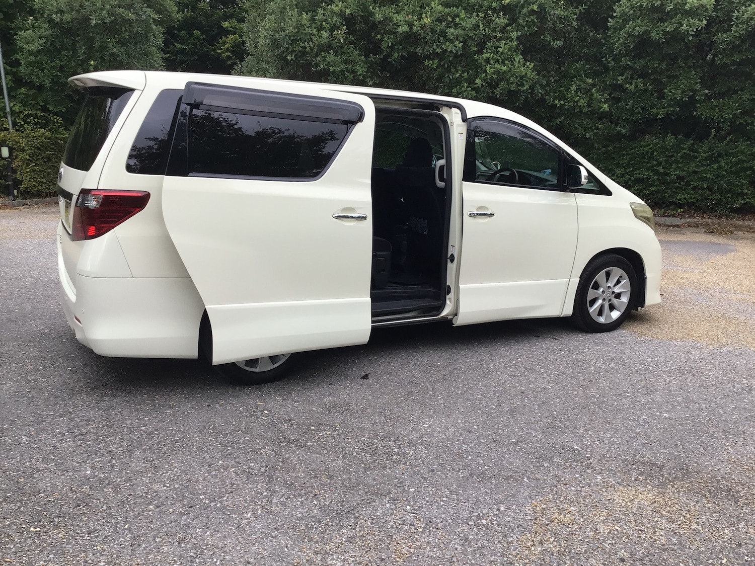 Used Toyota Alphard 2024 for sale - 76514344: Photo 24