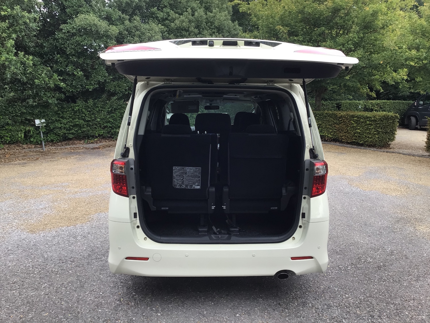 Used Toyota Alphard 2024 for sale - 76514344: Photo 8