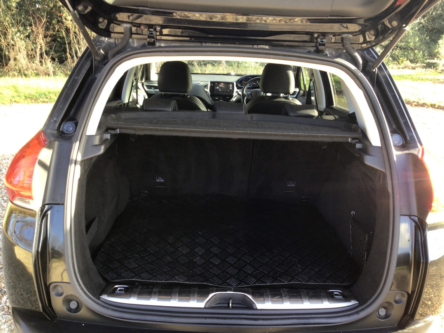 Used Peugeot 2008 2015 for sale - 77018437: Photo 10