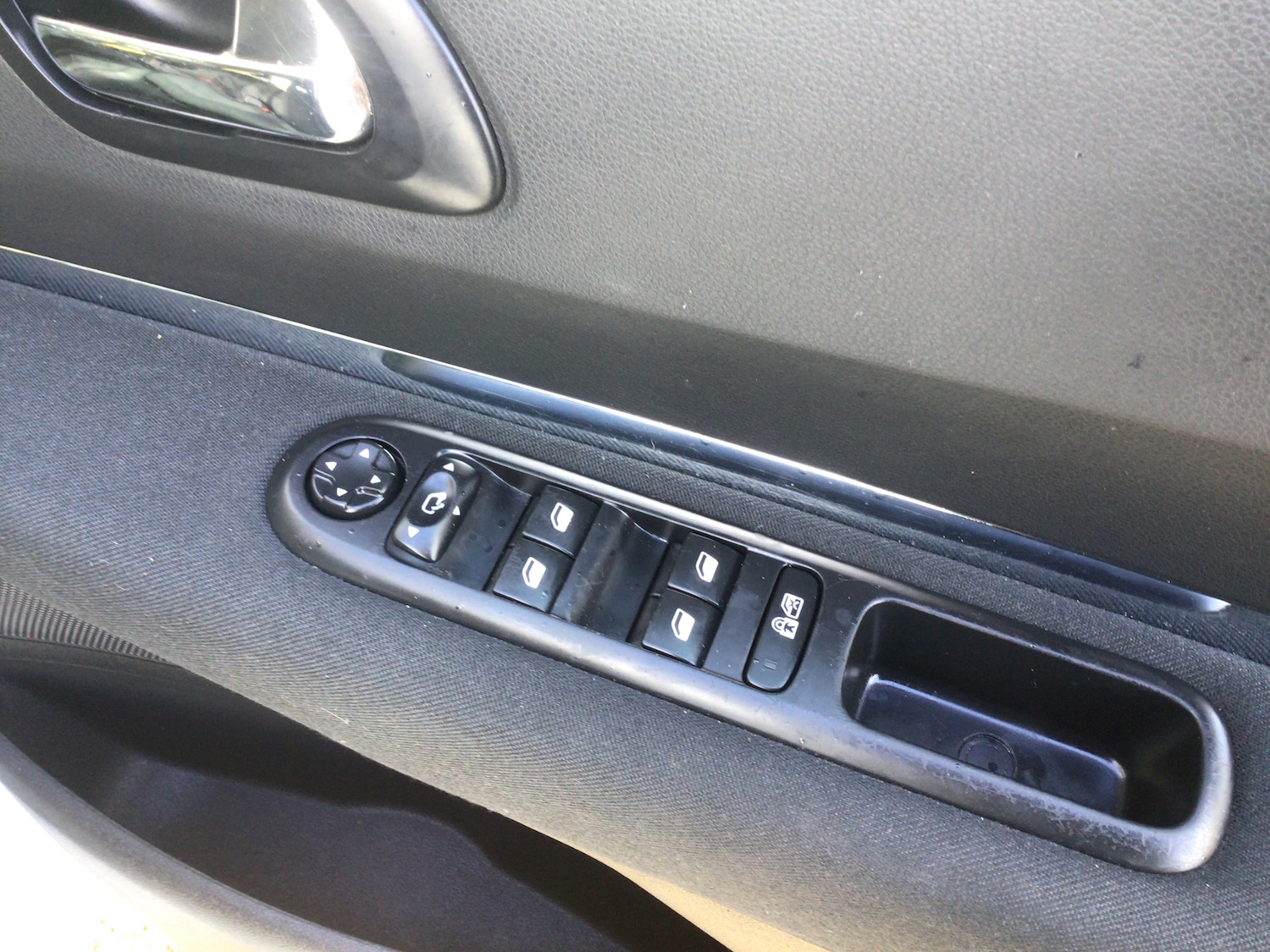 Used Peugeot 5008 2014 for sale - 76514365: Photo 18