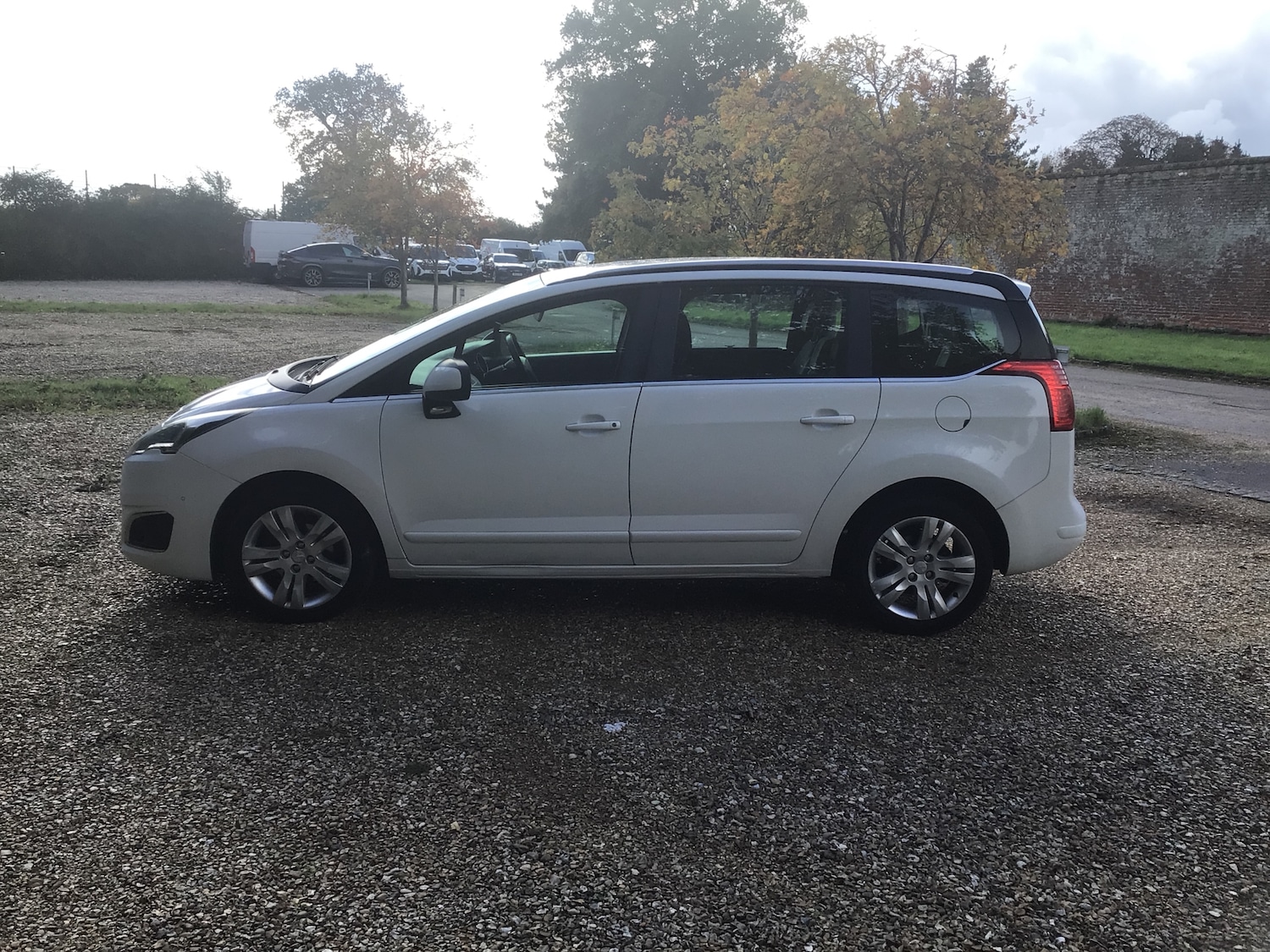 Used Peugeot 5008 2014 for sale - 76514365: Photo 6