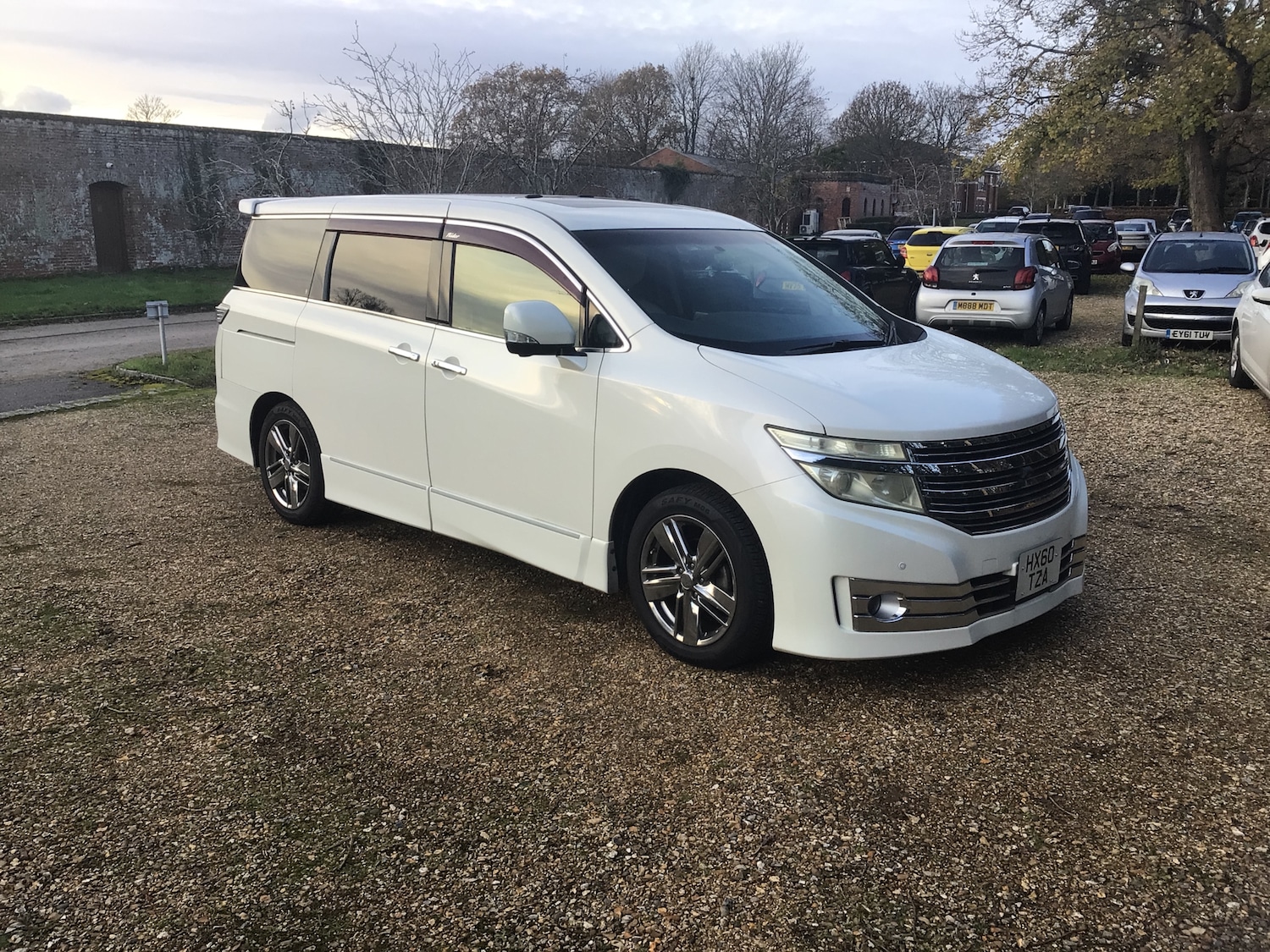 Used Nissan Elgrand 2024 for sale - 76711925: Photo 1