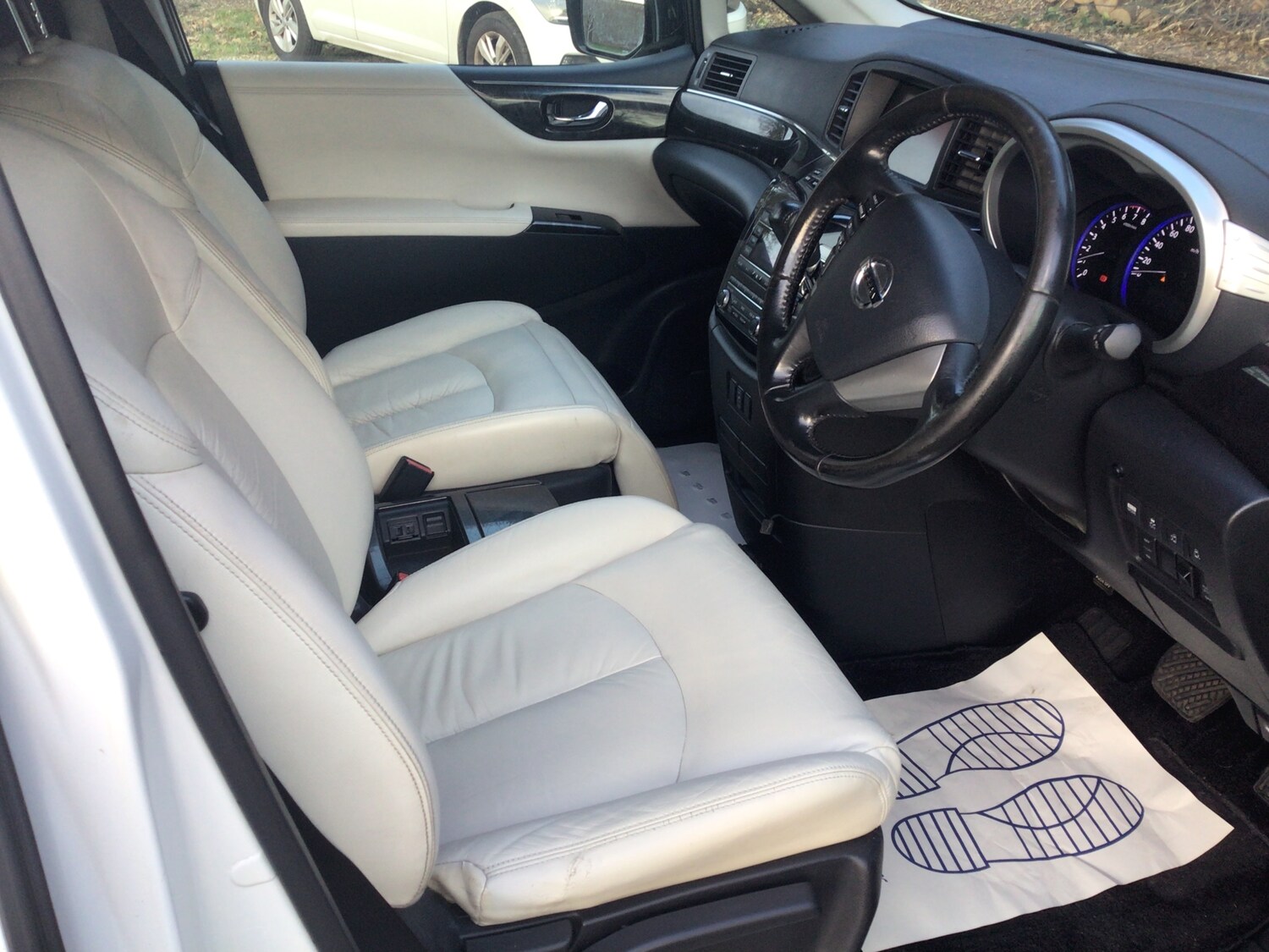 Used Nissan Elgrand 2024 for sale - 76711925: Photo 13