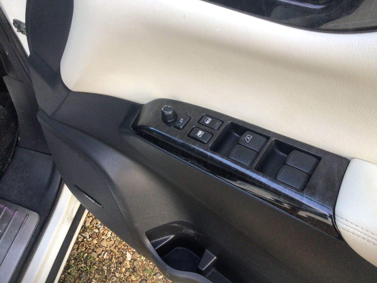 Used Nissan Elgrand 2024 for sale - 76711925: Photo 19