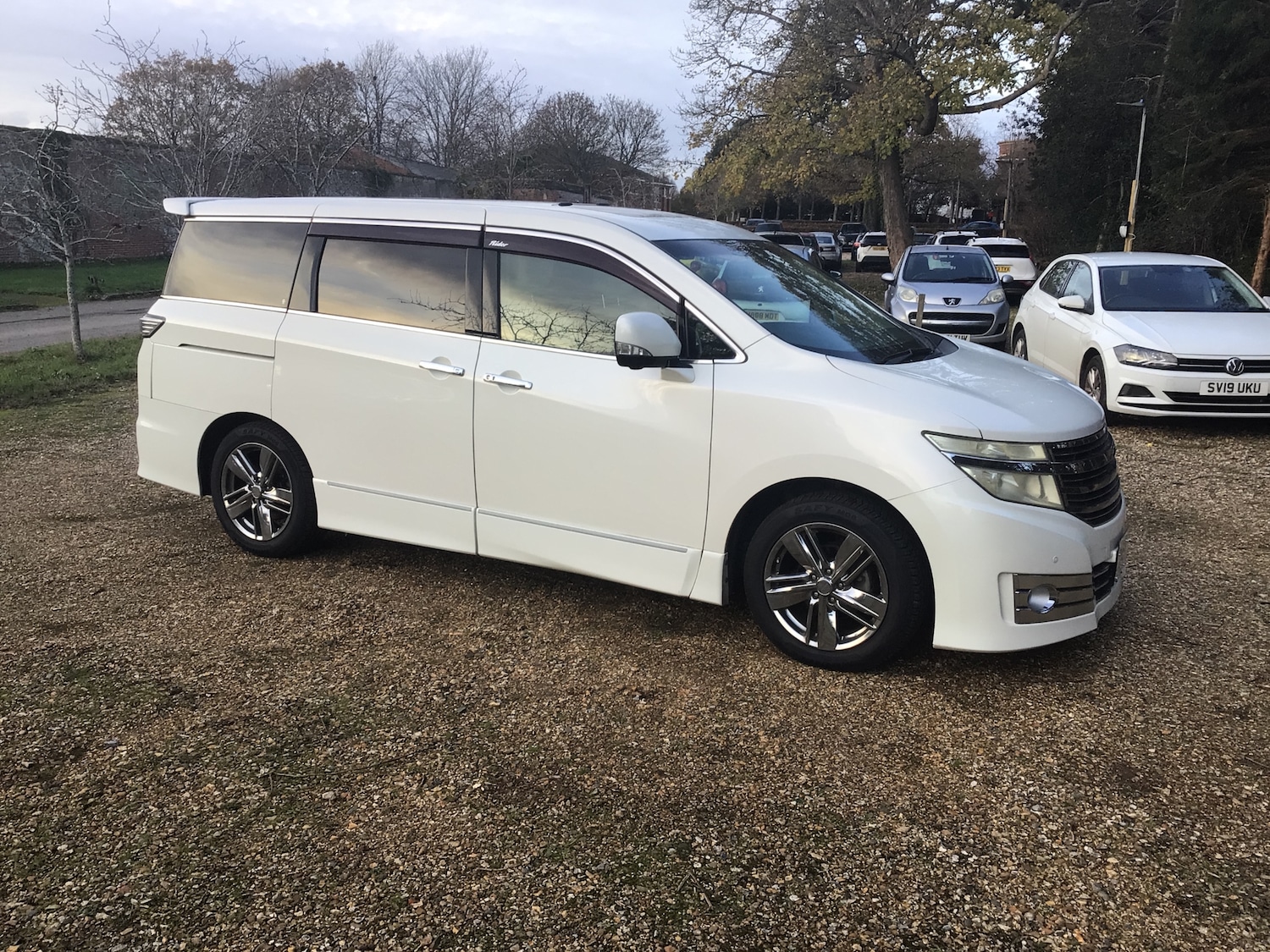 Used Nissan Elgrand 2024 for sale - 76711925: Photo 2