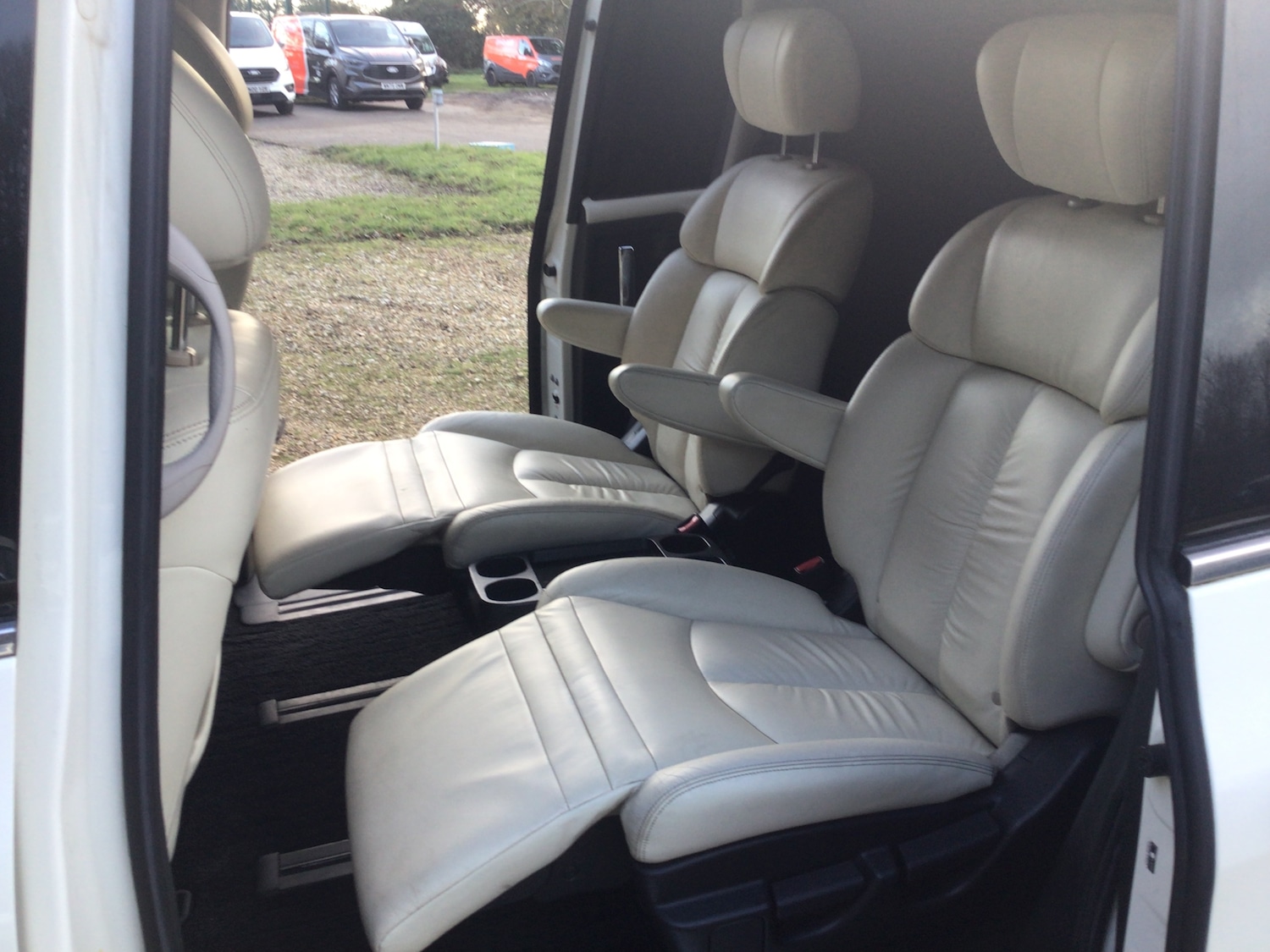 Used Nissan Elgrand 2024 for sale - 76711925: Photo 24