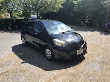 Used Toyota Yaris 2010 for sale - 76514340: Photo