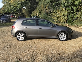 Used Volkswagen Golf 2017 for sale - 76514364: Photo