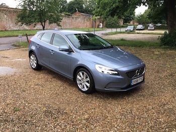 Used Volvo V40 2016 for sale - 79293300: Photo