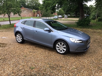 Used Volvo V40 2016 for sale - 79293300: Photo