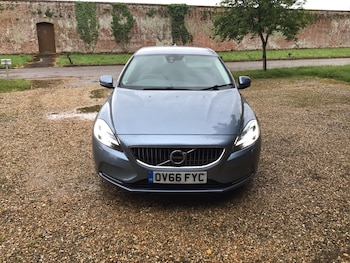 Used Volvo V40 2016 for sale - 79293300: Photo