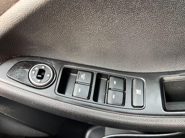 Used Hyundai i20 2017 for sale - 74849327: Photo 28