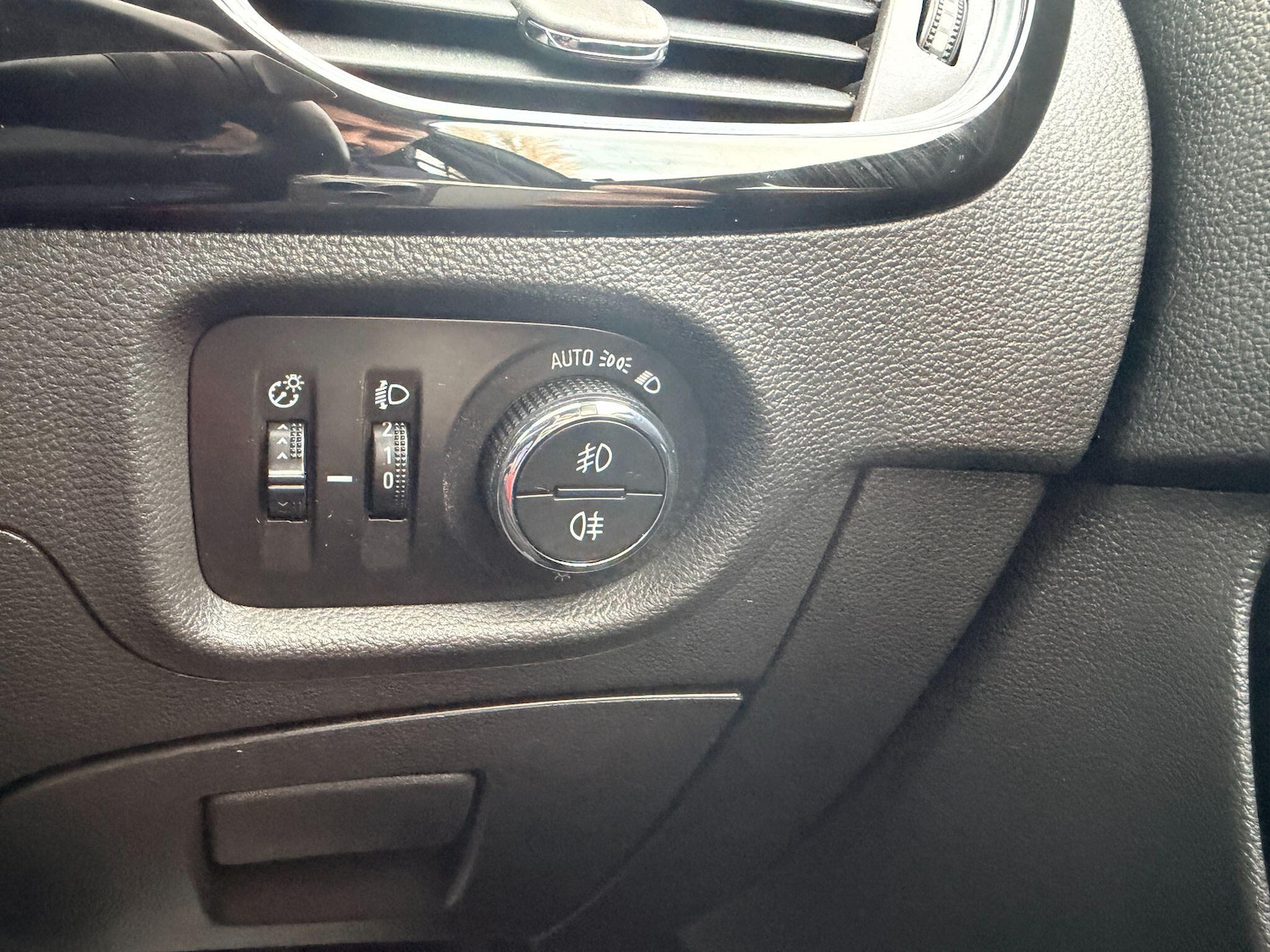 Used Vauxhall Astra 2017 for sale - 76485285: Photo 29