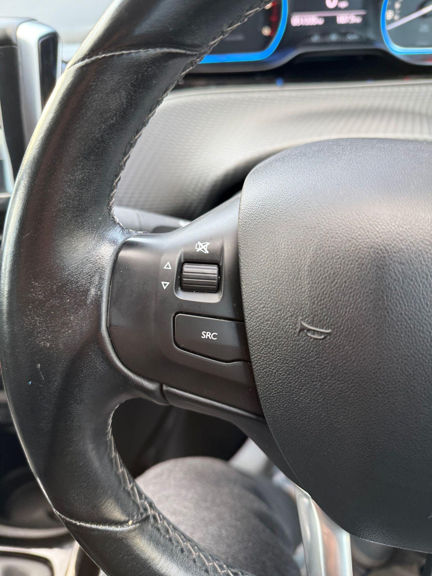 Used Peugeot 2008 2016 for sale - 77016773: Photo 26