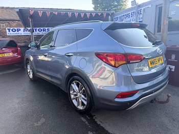 Used Hyundai Santa Fe 2015 for sale - 79291719: Photo