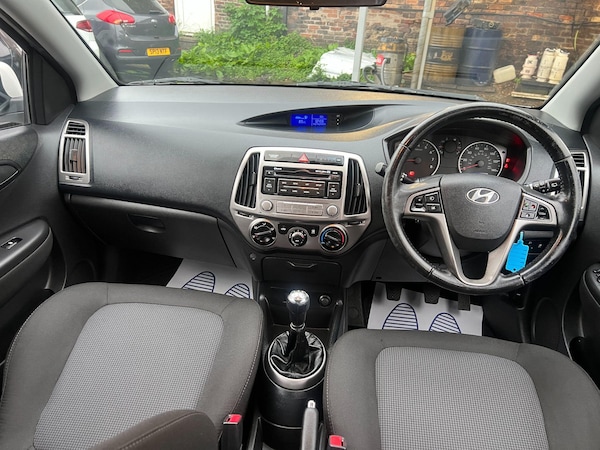 Used Hyundai i20 2013 for sale - 76307653: Photo 19