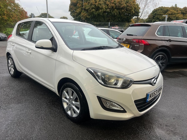 Used Hyundai i20 2013 for sale - 76307653: Photo 2