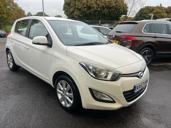 Used Hyundai i20 2013 for sale - 76307653: Photo 2