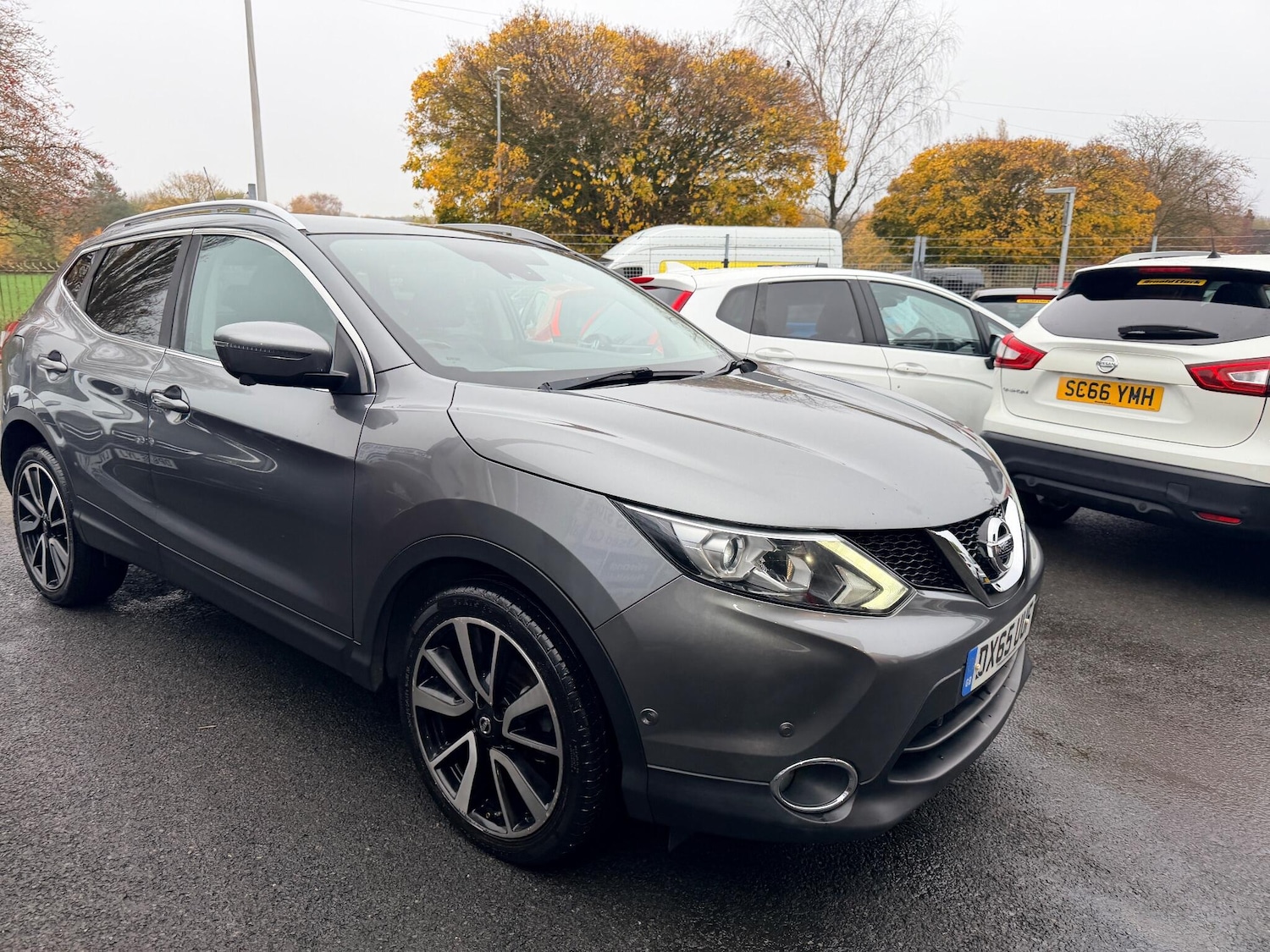 Used Nissan Qashqai 2015 for sale - 76633638: Photo 2