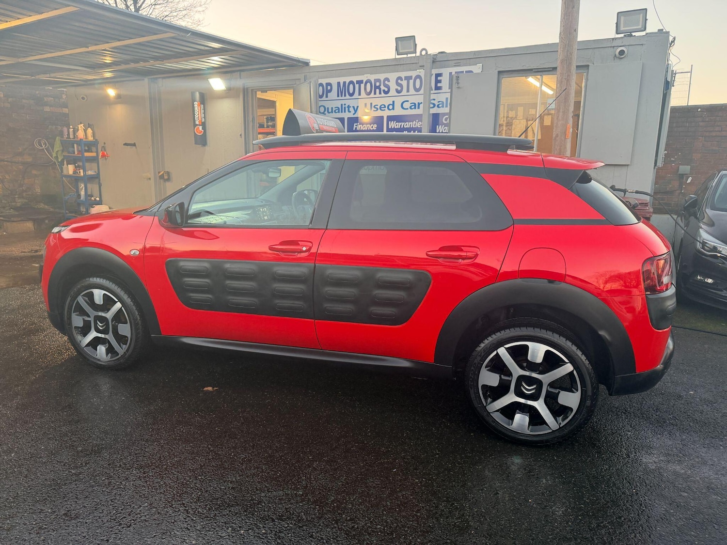 Used Citroen C4 Cactus 2018 for sale - 76701177: Photo 12
