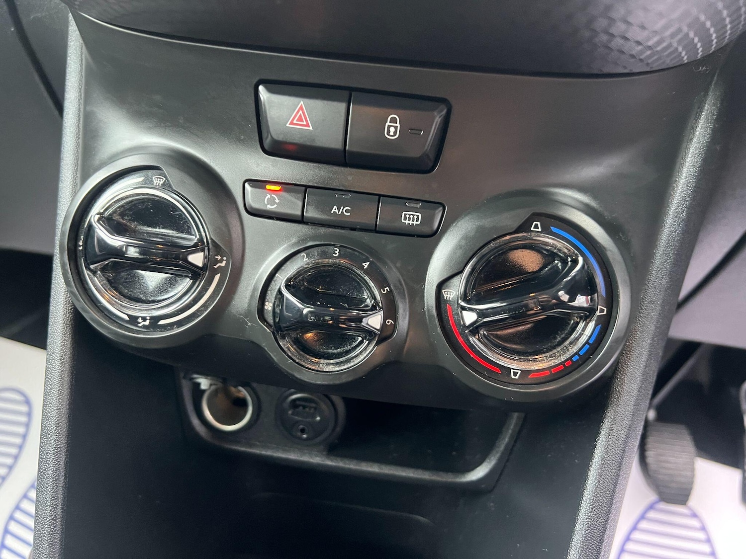 Used Peugeot 2008 2016 for sale - 76137021: Photo 24