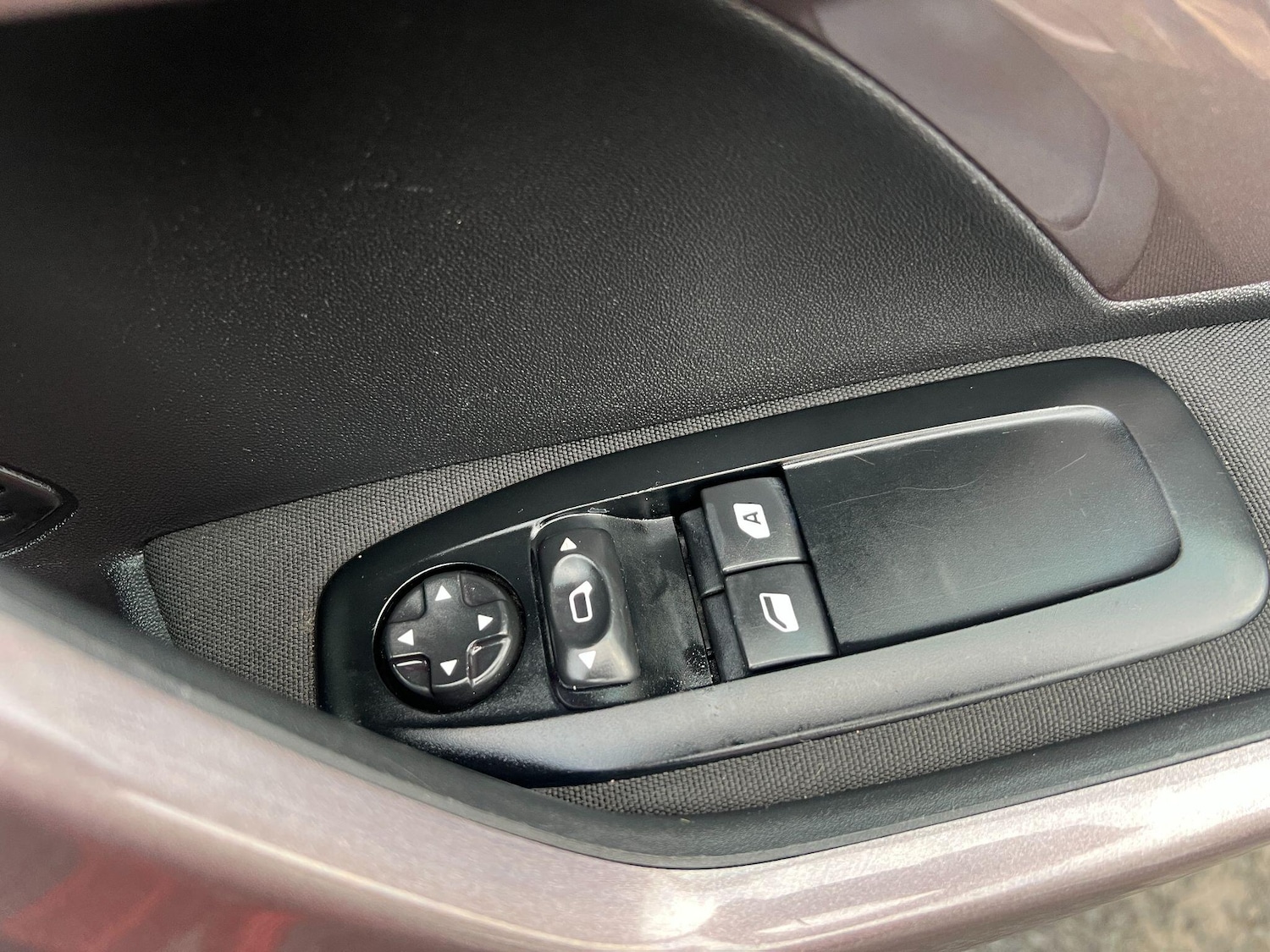 Used Peugeot 2008 2016 for sale - 76137021: Photo 27