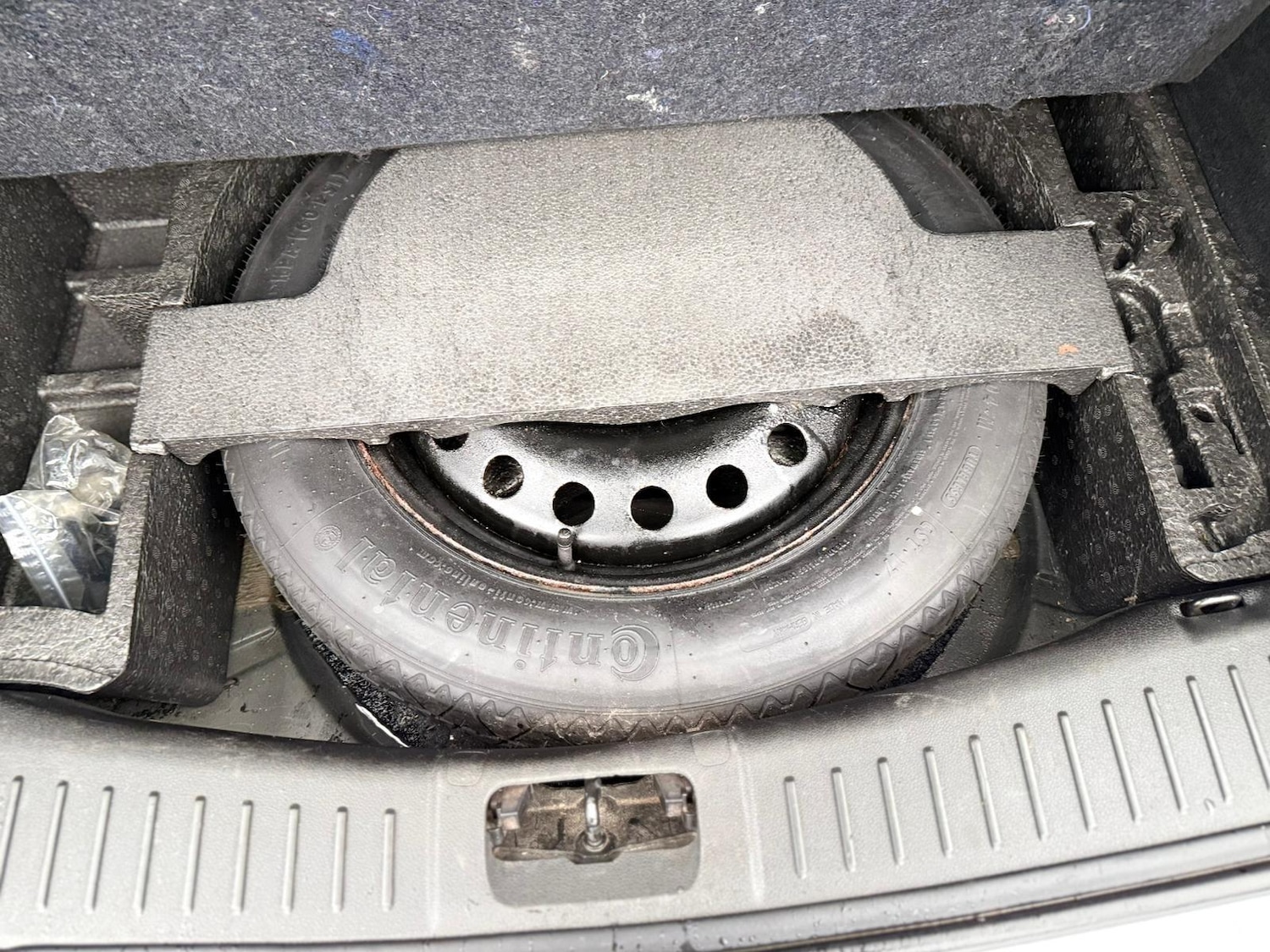 Used Ford Kuga 2010 for sale - 77320872: Photo 23