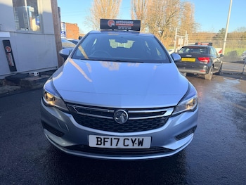 Used Vauxhall Astra 2017 for sale - 76702373: Photo