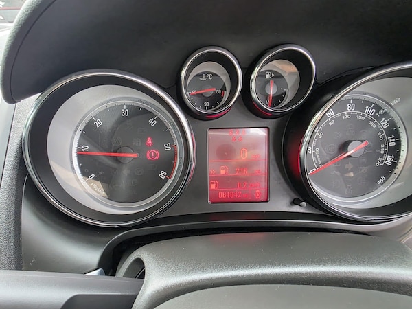 Used Vauxhall Zafira Tourer 2015 for sale - 75553098: Photo 28