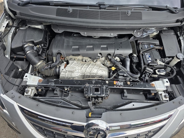 Used Vauxhall Zafira Tourer 2015 for sale - 75553098: Photo 34