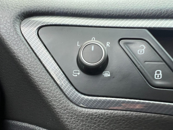 Used Volkswagen Golf 2018 for sale - 76190076: Photo 38