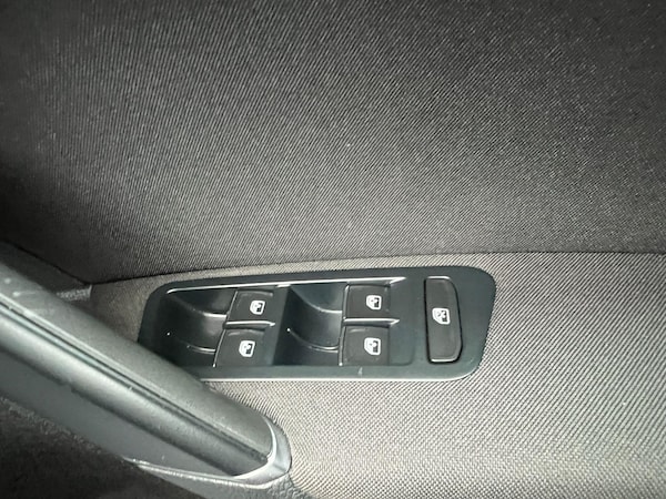 Used Volkswagen Golf 2018 for sale - 76190076: Photo 39